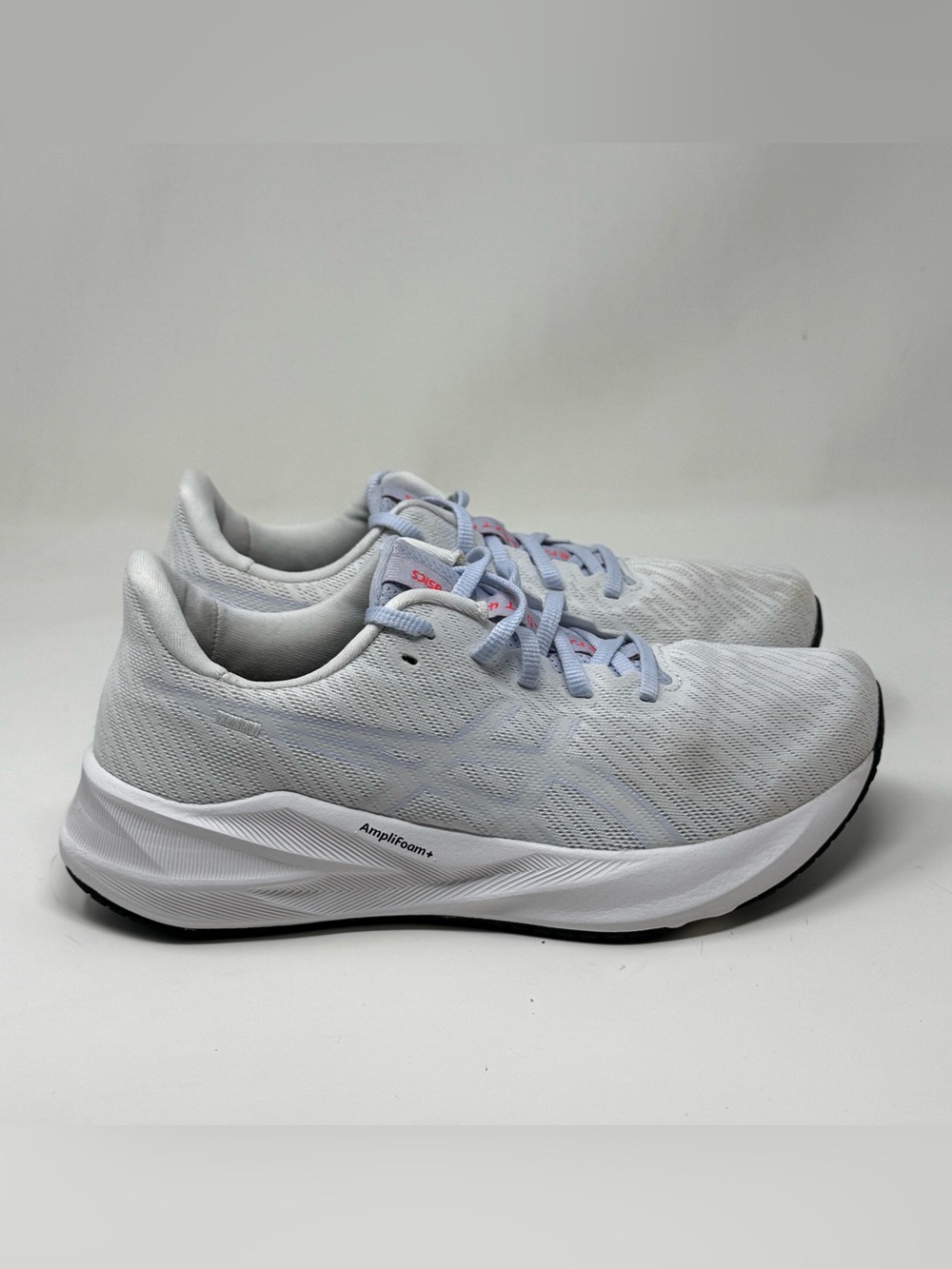 Asics Versablast 4 Womens 9 White Blue Lightweight Running Shoes Sneakers
